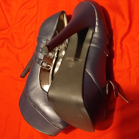 Anne Michelle Heels - Picture 2 of 6